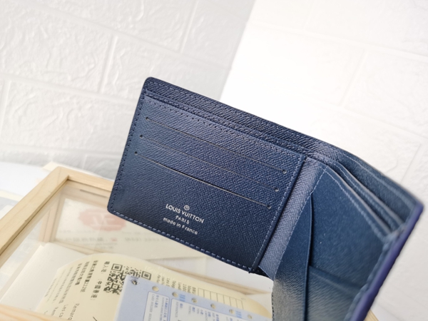 LVコピーウォレット角部分ディテール